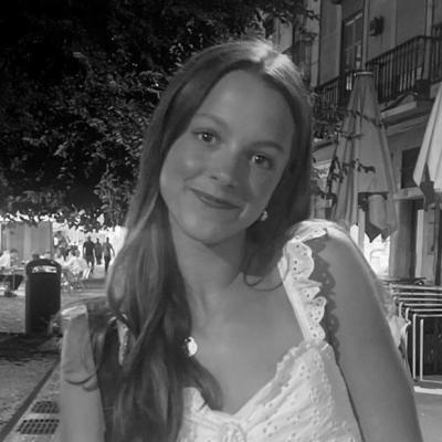 Annemie DuRussel